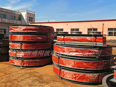 非金屬補(bǔ)償器由哪幾部分組成